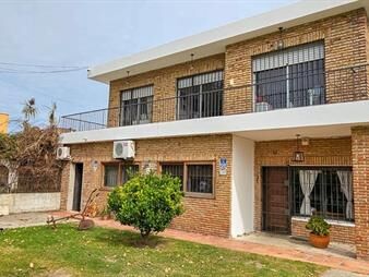 https://web5.gallito.com.uy/venta-casa-en-barra-de-carrasco-cinco-dormitorios-inmuebles-25978918