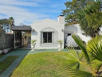 https://web5.gallito.com.uy/venta-casa-de-tres-dormitorios-en-el-pinar-inmuebles-26989719