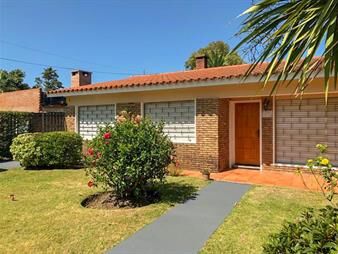 https://www.gallito.com.uy/venta-casa-lagomar-tres-dormitorios-inmuebles-26989697