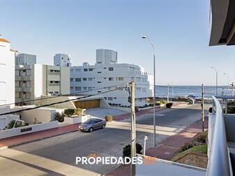 https://web5.gallito.com.uy/apartamento-en-venta-y-alquiler-en-peninsula-del-inmuebles-24890060