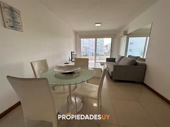 https://web5.gallito.com.uy/apartamento-en-venta-en-primera-linea-playa-mansa-inmuebles-24173797