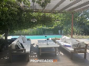 https://www.gallito.com.uy/moderna-casa-en-zona-colegios-4-suites-barbacoa-inmuebles-26983970