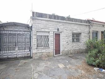 https://web5.gallito.com.uy/venta-casa-3-dormitorios-ituzaingo-fondo-gge-inmuebles-27406377