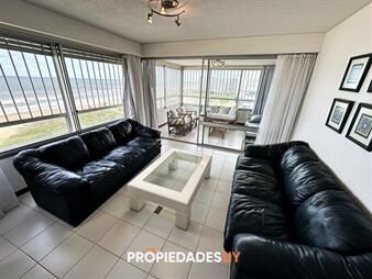 https://web5.gallito.com.uy/apartamento-de-3-dormitorios-y-2-baños-en-punta-inmuebles-23640311