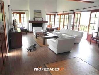 https://www.gallito.com.uy/casa-con-gran-parque-6-dormitorios-inmuebles-25928561