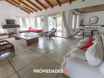 https://web5.gallito.com.uy/casa-en-la-barra-5-dormitorios-inmuebles-21797629