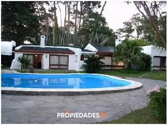 https://www.gallito.com.uy/casa-en-san-rafael-5dorm-dep-y-parque-de-6500-inmuebles-21797687
