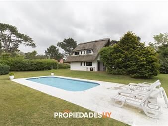 https://web5.gallito.com.uy/impecable-casa-en-la-brava-3-dorm-inmuebles-26690738