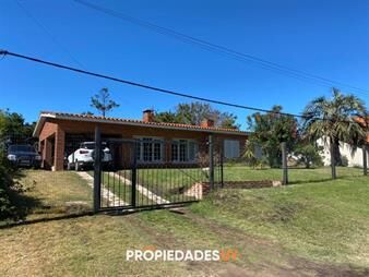 https://www.gallito.com.uy/vende-casa-de-3-dormitorios-en-pinares-cerca-del-inmuebles-26881563