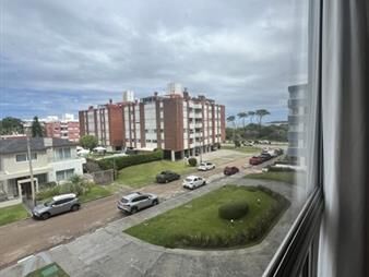 https://www.gallito.com.uy/apartamento-en-venta-y-alquiler-anual-2-2-baños-inmuebles-26749333