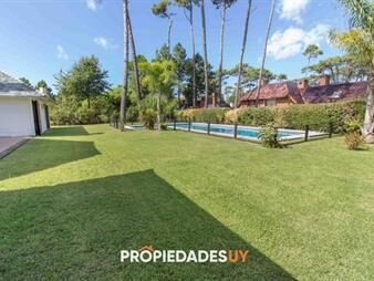 https://web5.gallito.com.uy/excelente-propiedad-playa-mansa-punta-del-inmuebles-21546171