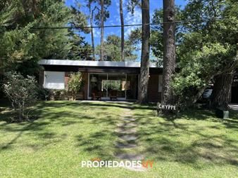https://web5.gallito.com.uy/casa-en-playa-mansa-5-dormitorios-y-4-baã±os-inmuebles-26339923