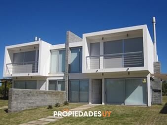 https://web5.gallito.com.uy/alquiler-temporal-casa-3-dormitorios-en-punta-inmuebles-26171803