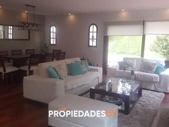 https://www.gallito.com.uy/casa-en-alquiler-anual-en-playa-mansa-inmuebles-25972256