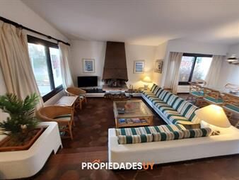 https://web5.gallito.com.uy/casa-en-venta-parada-de-playa-mansa-punta-del-inmuebles-25917811