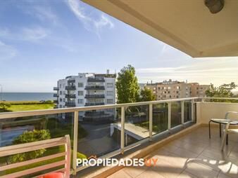 https://web5.gallito.com.uy/excelente-apartamento-de-tres-dormitorios-frente-inmuebles-25449342