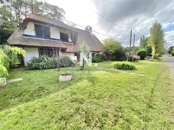 https://web5.gallito.com.uy/en-vende-casa-en-pinares-punta-del-este-de-2-inmuebles-25535900