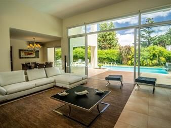https://web5.gallito.com.uy/casa-en-barrio-privado-en-mansa-4-dormitorios-inmuebles-25417694