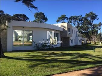 https://web5.gallito.com.uy/unico-barrio-cerrado-prox-a-playa-mansa-inmuebles-25034022