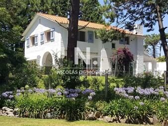 https://web5.gallito.com.uy/excelente-casa-de-dos-plantas-reciclada-en-zona-inmuebles-25034699