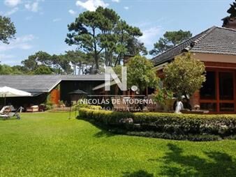 https://web5.gallito.com.uy/espectacular-chalet-en-playa-brava-inmuebles-25034783