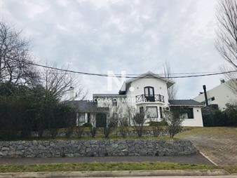 https://web5.gallito.com.uy/casa-en-cantegril-punta-del-este-inmuebles-25035307