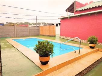 https://www.gallito.com.uy/venta-2-casas-con-piscina-la-paloma-arachania-inmuebles-27401982