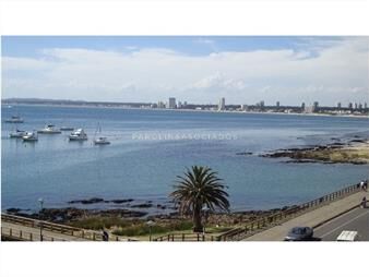 https://web5.gallito.com.uy/apartamento-en-venta-de-3-dormitorios-con-vista-inmuebles-22628832