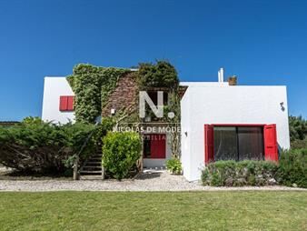 https://web5.gallito.com.uy/vende-casa-en-jose-ignacio-de-4-dormitorios-inmuebles-27411572
