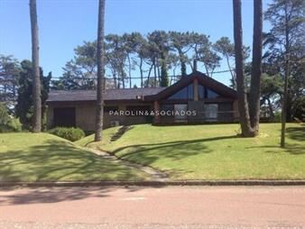 https://web5.gallito.com.uy/casa-en-venta-de-5-dormitorios-en-mansa-punta-inmuebles-16906159