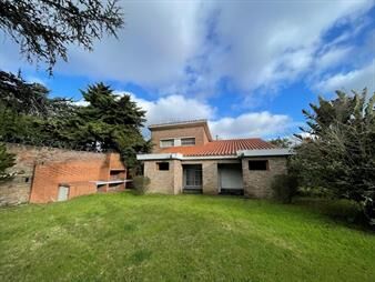 https://www.gallito.com.uy/venta-casa-a-reciclar-carrasco-1814m2-terreno-inmuebles-26442966