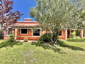 https://web5.gallito.com.uy/casa-en-rincã³n-del-indio-3-dormitorios-y-inmuebles-22921978