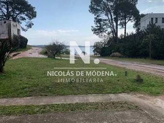 https://www.gallito.com.uy/gran-terreno-esquinero-en-venta-inmuebles-23926260