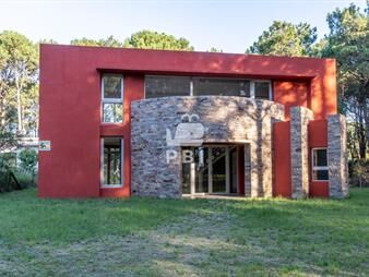 https://web5.gallito.com.uy/casa-en-venta-en-club-del-lago-punta-ballena-inmuebles-27224067