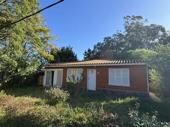 https://www.gallito.com.uy/venta-casa-2-dormitorios-en-araminda-amplio-terreno-y-cerca-inmuebles-27405996