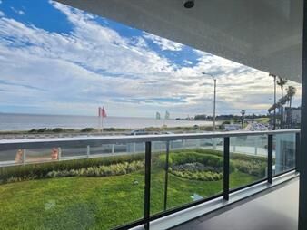 https://web5.gallito.com.uy/venta-apartamento-en-malvin-sobre-la-rambla-vista-al-mar-c-inmuebles-26180969