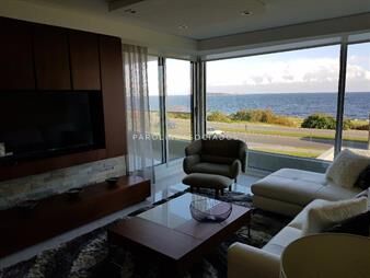 https://web5.gallito.com.uy/apartamento-a-estrenar-en-venta-con-3-suites-mas-inmuebles-20812956