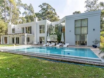 https://web5.gallito.com.uy/casa-de-3-dormitorios-en-suite-en-design-village-inmuebles-26085097