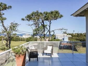 https://web5.gallito.com.uy/excelente-casa-de-6-dormitorios-y-piscina-en-la-inmuebles-27283962