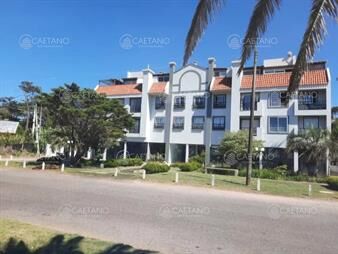 https://web5.gallito.com.uy/venta-apartamento-en-playa-brava-parada-10-a-100-inmuebles-27352537