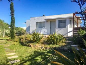 https://web5.gallito.com.uy/venta-de-casa-1-dormitorio-en-laguna-del-diario-inmuebles-23103077