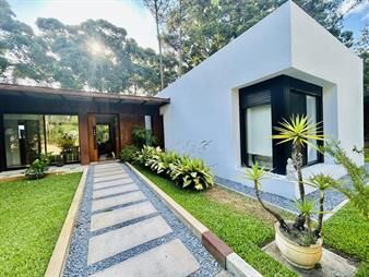 https://www.gallito.com.uy/venta-casa-3-dormitorios-mas-un-apartamento-en-barrio-priva-inmuebles-25719825