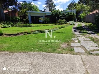 https://www.gallito.com.uy/amplia-casa-sobre-parada-36-de-camino-a-la-laguna-inmuebles-24987374