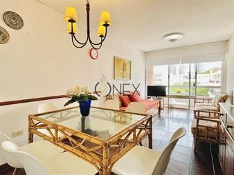 https://web5.gallito.com.uy/apartamento-de-2-dormitorios-en-aidy-grill-a-de-inmuebles-27438294