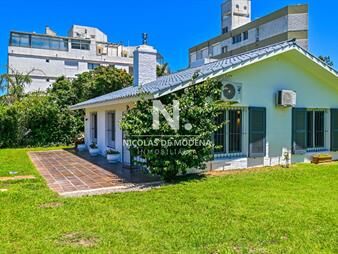 https://web5.gallito.com.uy/casa-en-venta-mansa-punta-del-este-3-inmuebles-27296457