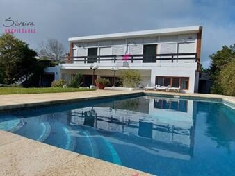 https://web5.gallito.com.uy/venta-de-casa-de-4-dormitorios-en-mansa-punta-del-inmuebles-27439029