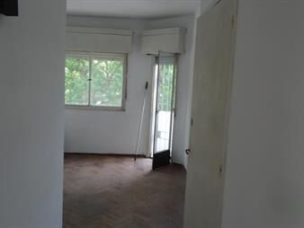 https://web5.gallito.com.uy/casa-de-altos-en-venta-en-pedro-vidal-y-monte-caseros-con-inmuebles-27437911