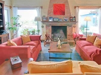 https://web5.gallito.com.uy/casa-de-3-dormitorios-uno-en-suite-y-dos-cuartos-inmuebles-27441705