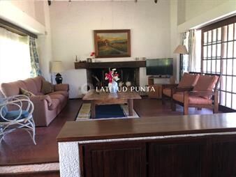 https://web5.gallito.com.uy/venta-casa-de-3-dormitorios-en-punta-del-este-inmuebles-25573467