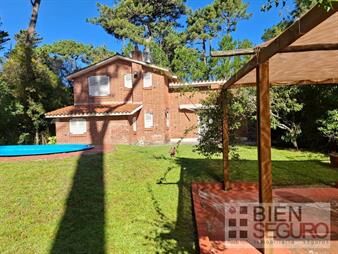 https://www.gallito.com.uy/muy-buena-casa-en-san-rafael-a-600-metros-de-playa-brava-inmuebles-27441980